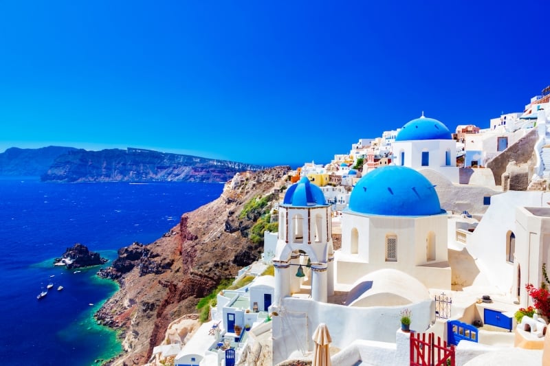 things to do in santorini: oia