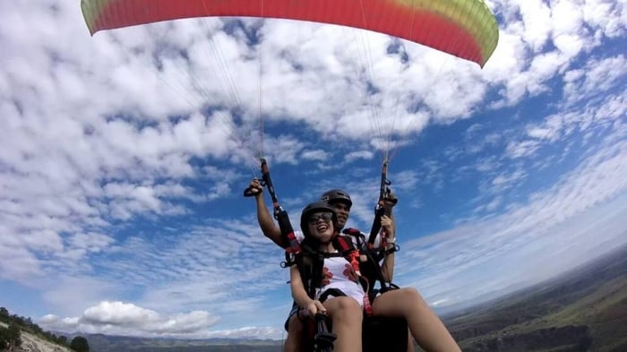 Paragliding