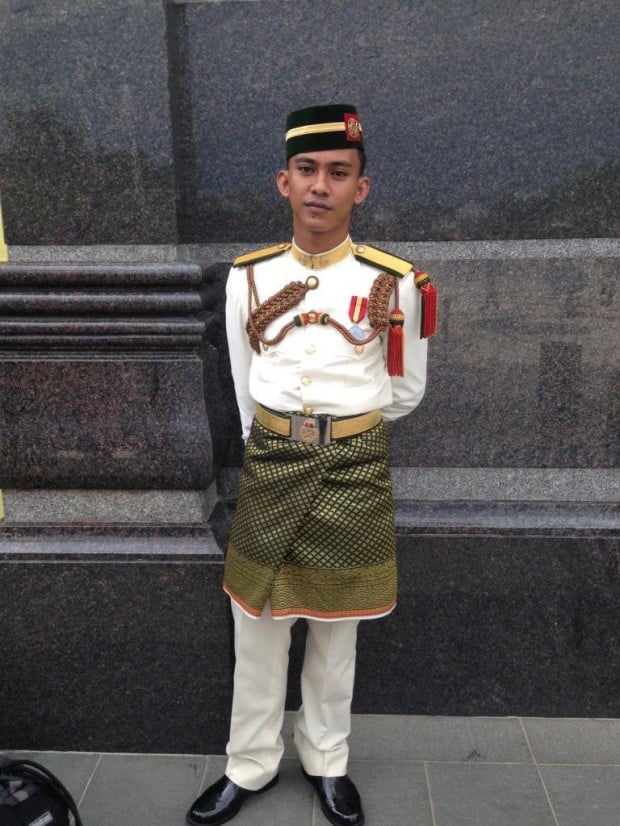 guard at istana negara