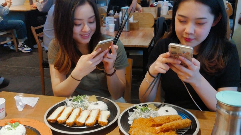 dining at jeonpo cafe street