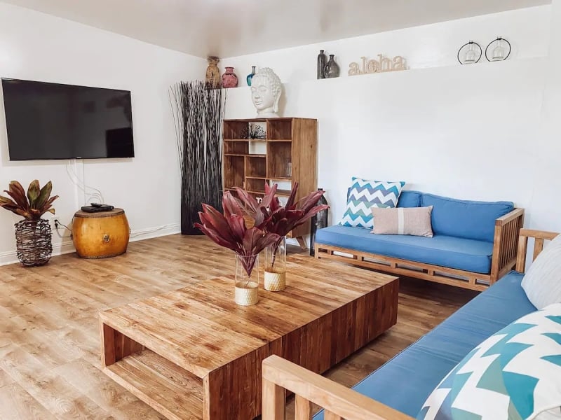 airbnb honolulu living area