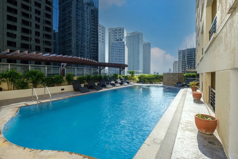 airbnb manila with pool