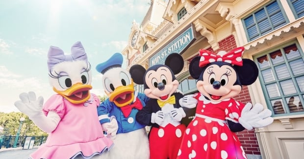 Room and Hotel Breakfast Package in Hong Kong Disneyland