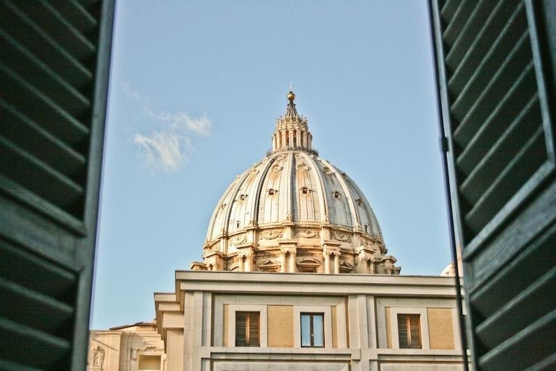 Airbnb with a view of St. Peter's Basilica in Vatican City 