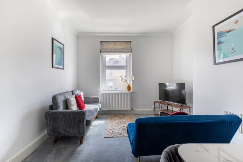 Airbnb Bath near Roman Baths 