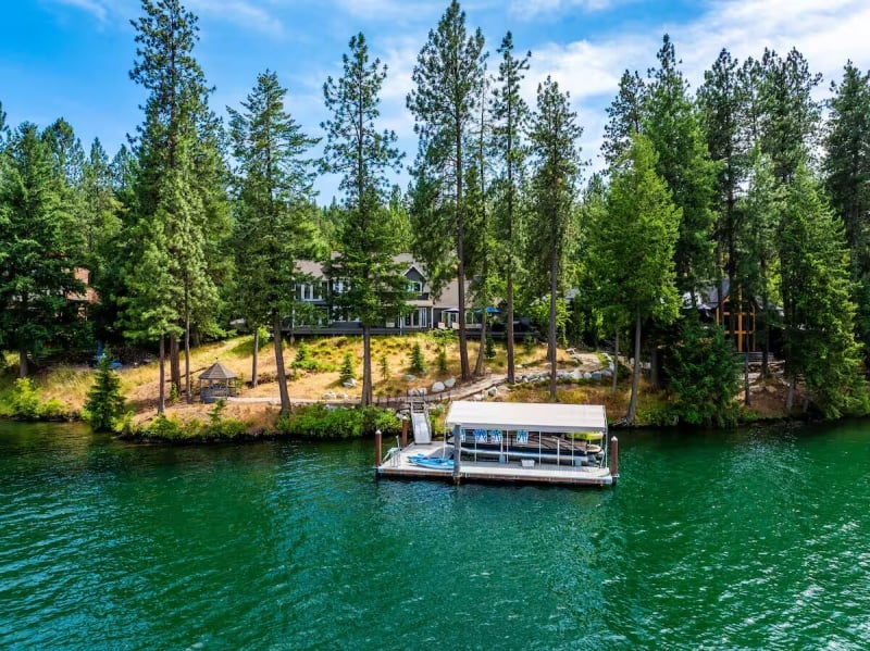 riverfront Airbnb stays in Coeur d'Alene