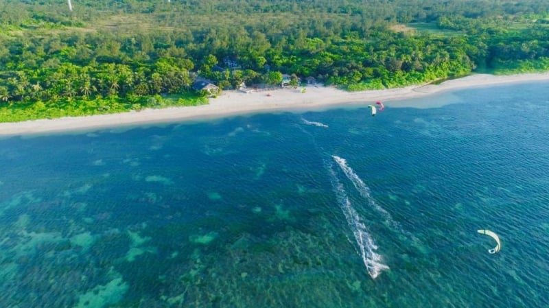 Kingfisher resort kite surfing