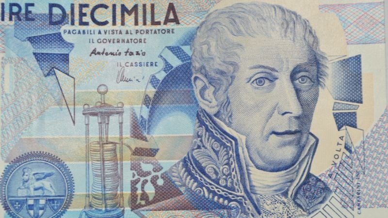 old Italian lira note
