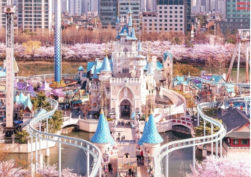 Theme parks in Asia: Lotte World