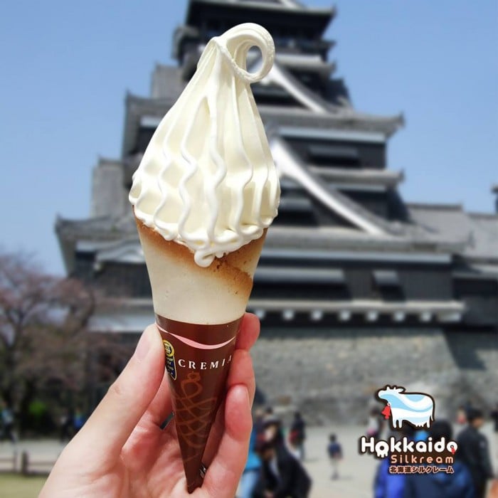 eating japanese ice cream is one of things to do in tokyo