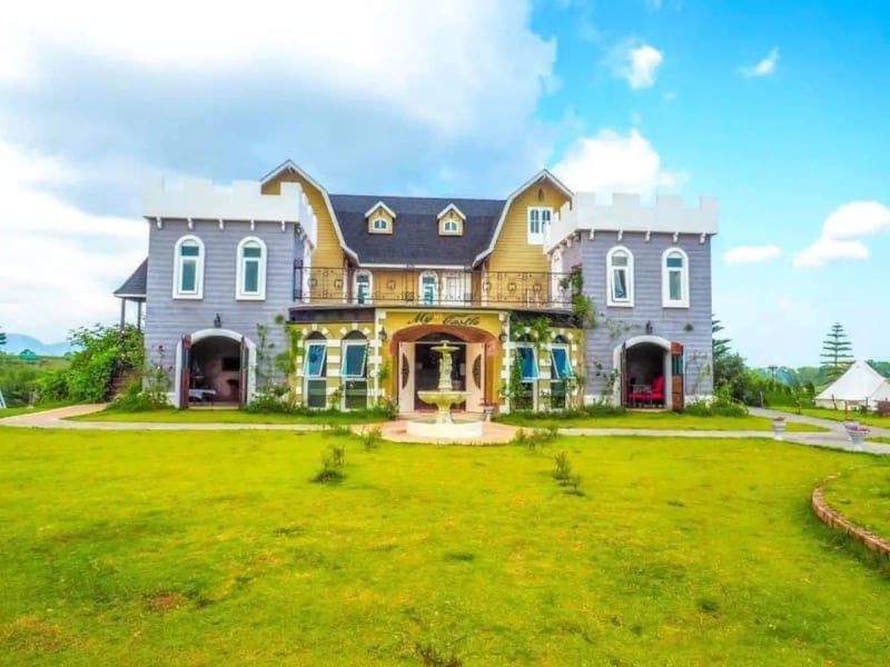 castle airbnbs thailand