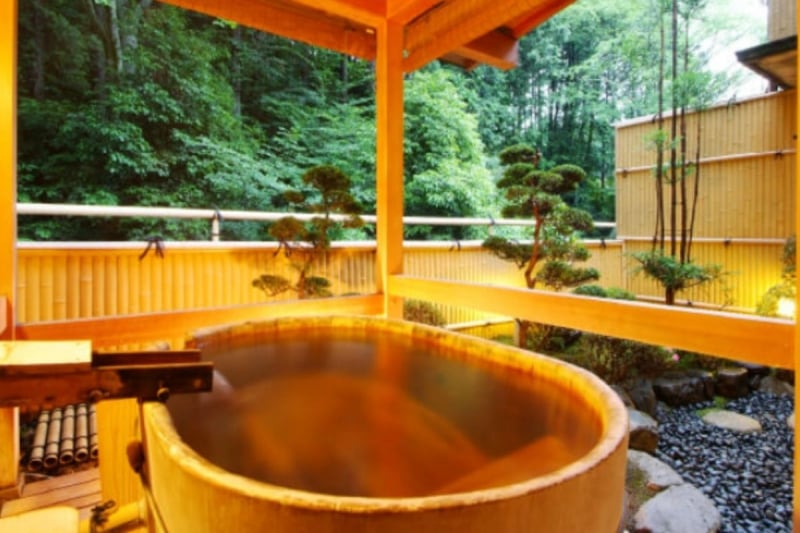 kyoto ryokan autumn