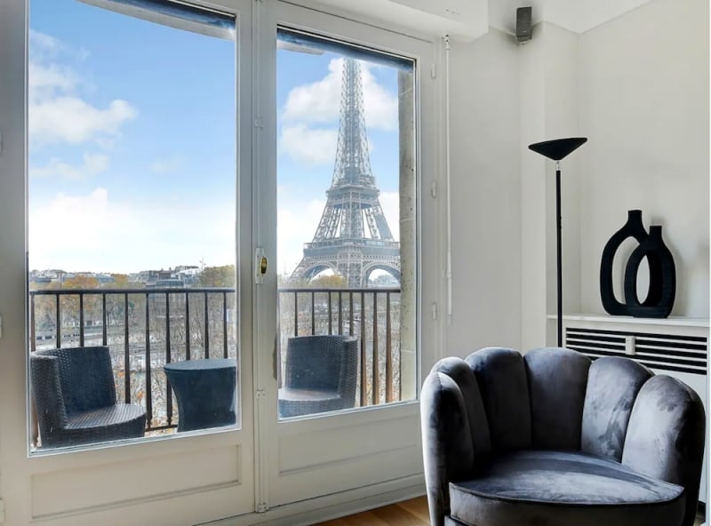 airbnb with eiffel tower view and balcony