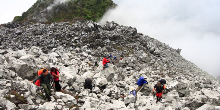 mount apo reopens public