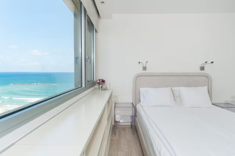 Airbnb Tel Aviv Beach views