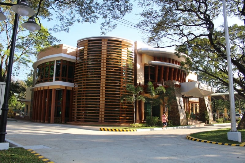 library cafes in metro manila
