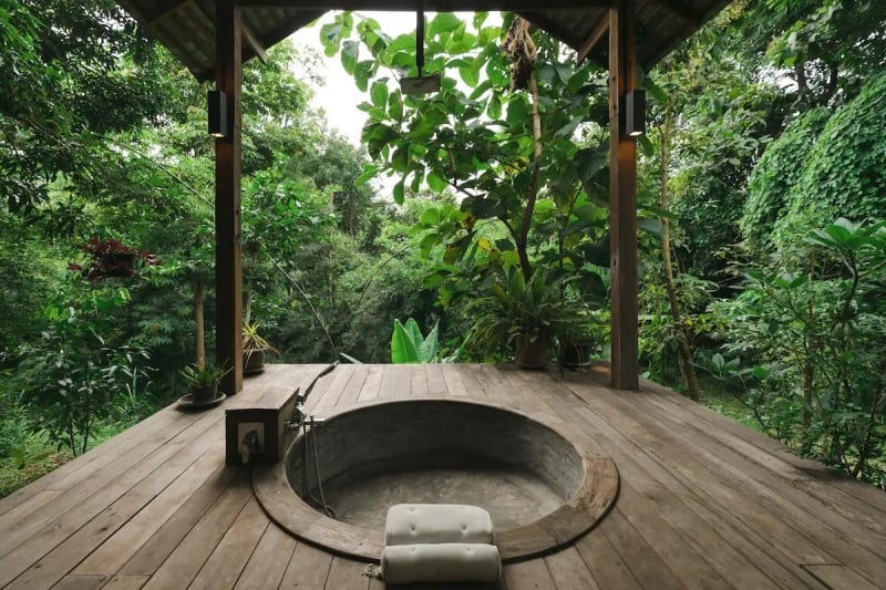 bathtub outdoor