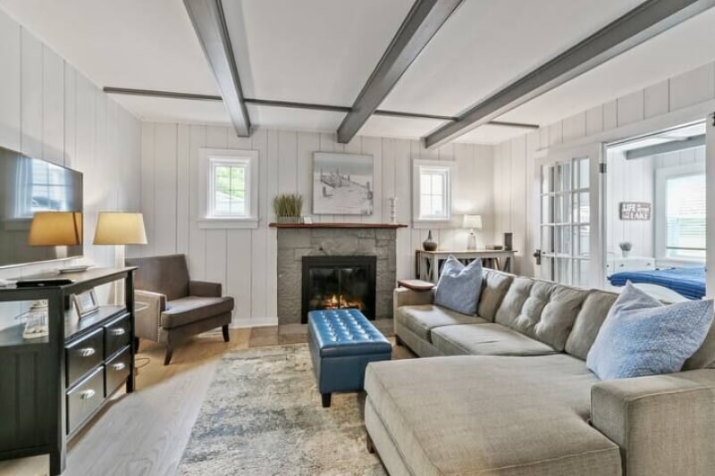 cosy Airbnb stays in Lake Geneva 