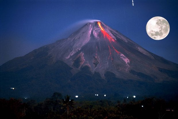 Du Lịch Indonesia, núi lửa