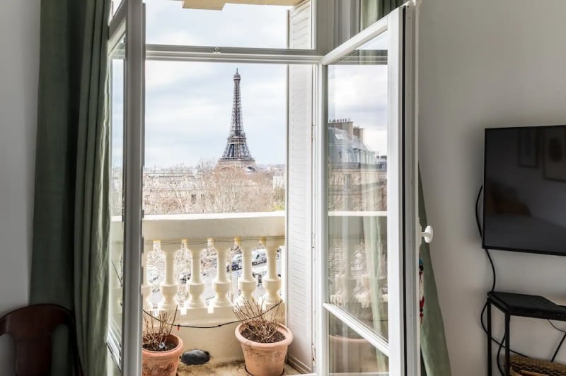 paris airbnb with eiffel tower view