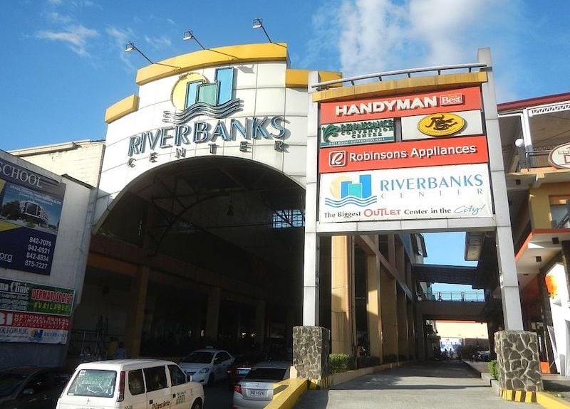 Cheap Shopping in Manila: Riverbanks Center