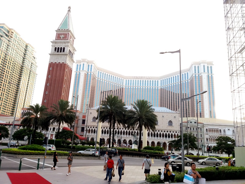 one of the free things to do in macau is hotel hopping