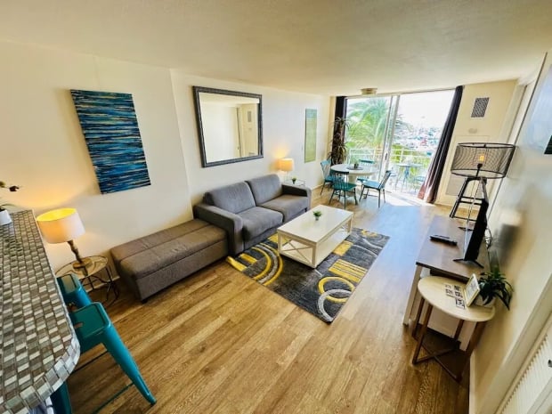 oceanfront Airbnb in Waikiki with breathtaking views