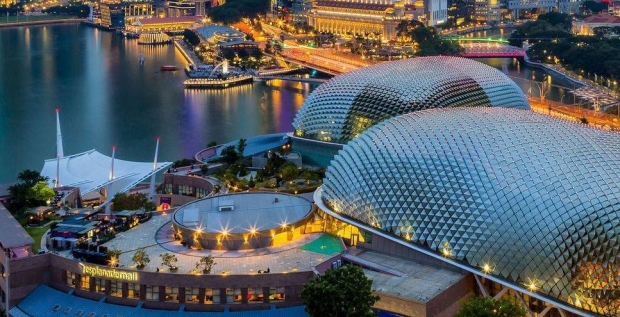 Stay Longer & Save Up to 18% in Premier Rooms at Marina Mandarin