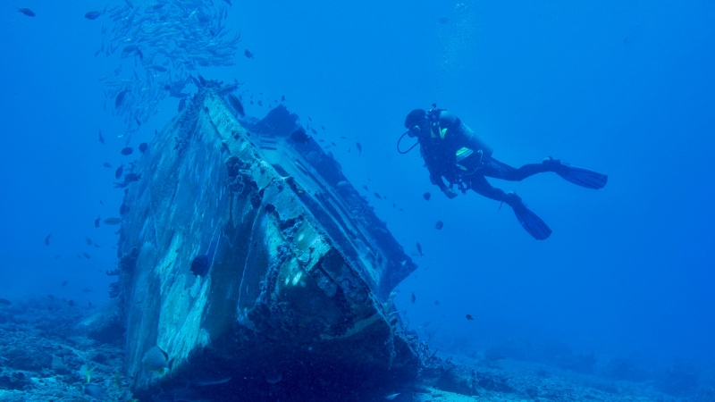 wreck diving