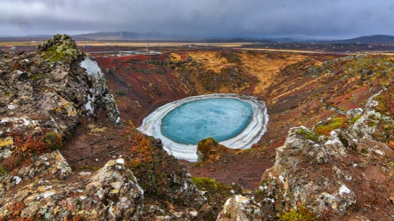 crater lake iceland