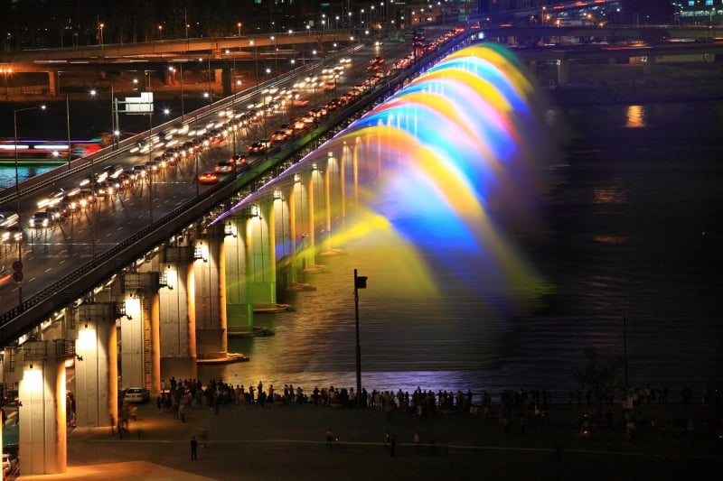 banpo bridge, moonlight rainbow fountain show, han river picnic