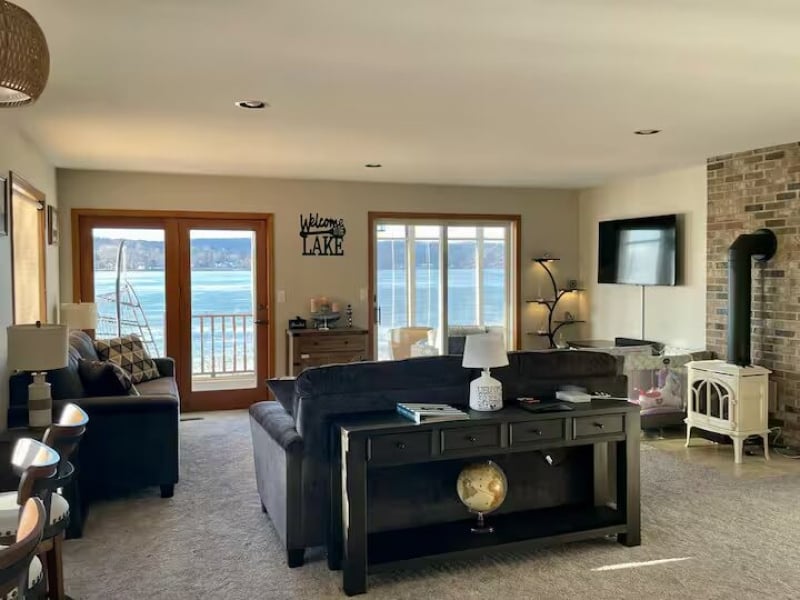 Airbnb stays in Lake Geneva lake front