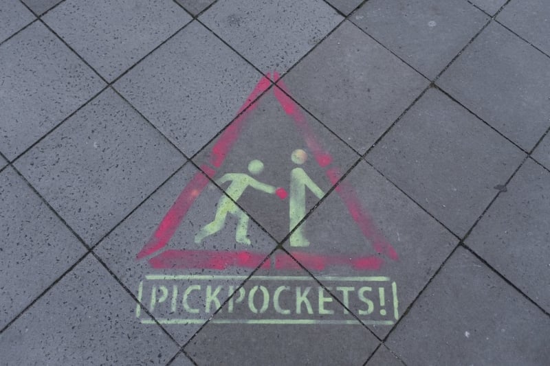 things i dread about travel: pickpockets