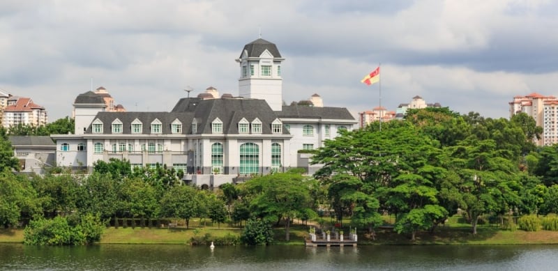 things to do in putrajaya: visit Istana Darul Ehsan