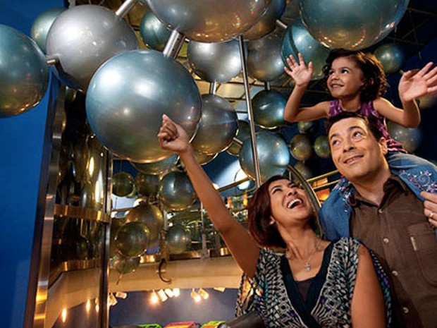 Enjoy 10% Off Admission Ticket to Petrosains, The Discovery Centre with Maybank