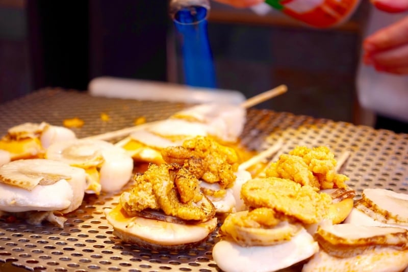 14 Must-Try Foods to Hunt Down at Japan’s Tsukiji Outer Market