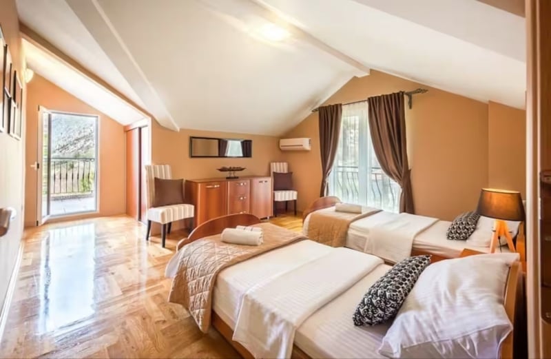 Airbnbs in Kotor