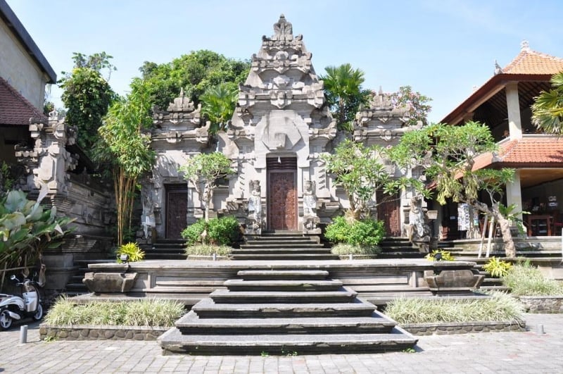 things to do in ubud: museum puri lukisan