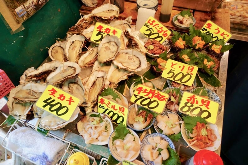 food in tsukiji outer market