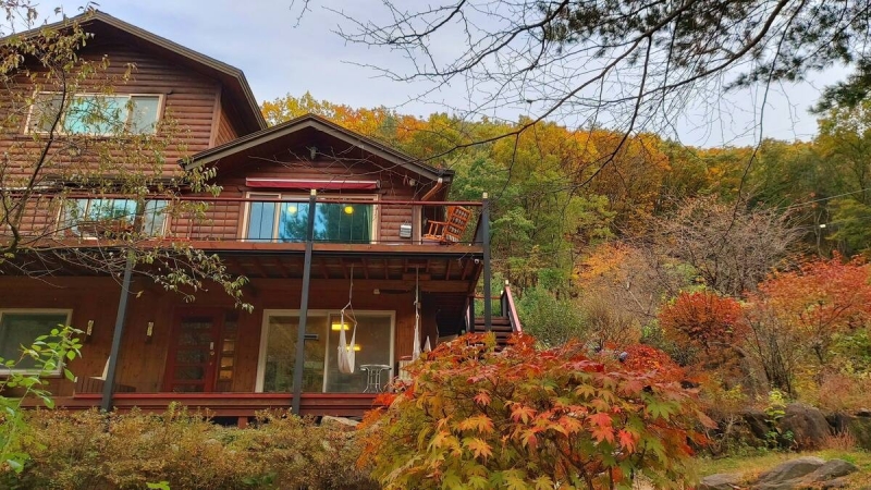 best airbnb fall foliage