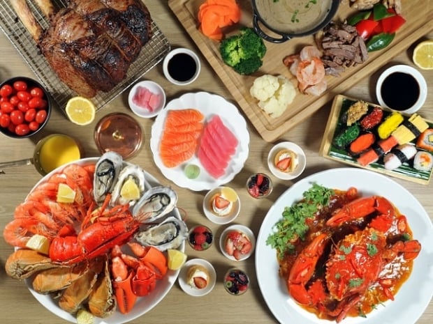 Weekend Staycation Offer in Singapore Marriott Tang Plaza Hotel from SGD330