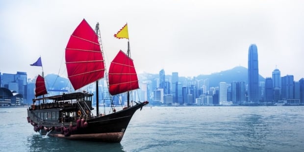 Online Exclusive Fares to Hong Kong with Cathay Pacific