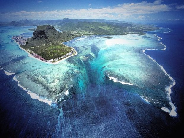 underwater waterfalls