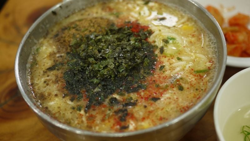 Myeongdong kalguksu