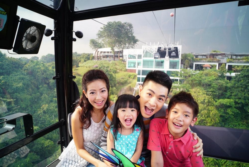 family staycation singapore cable car