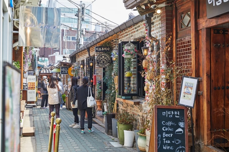 underrated places in south korea Ikseondong Hanok Village