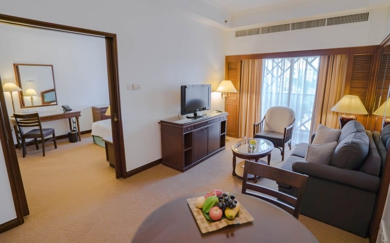 Ambassador Row Hotel Suites by Lanson Place