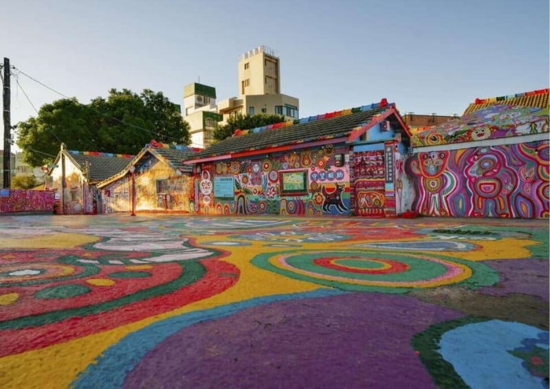 Taichung Rainbow Village art