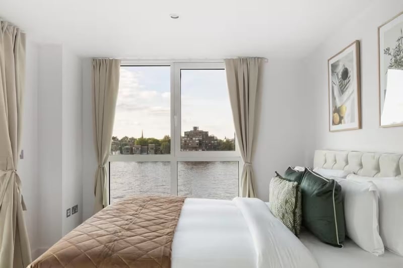 Airbnb London fireworks views 