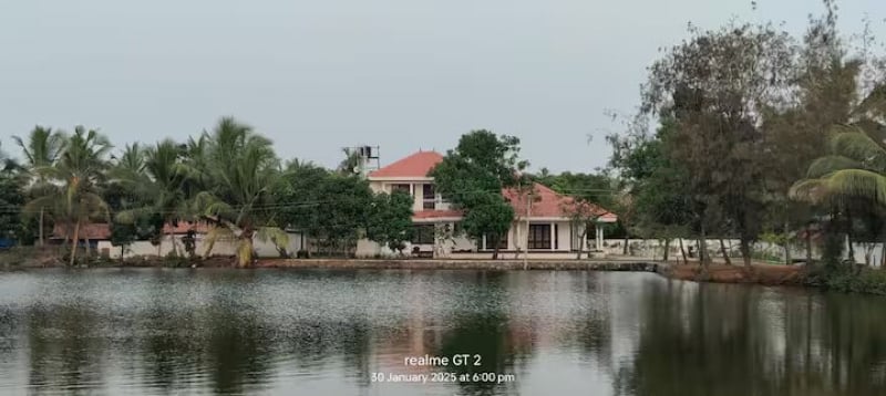 waterfront Airbnb stays in Kerala